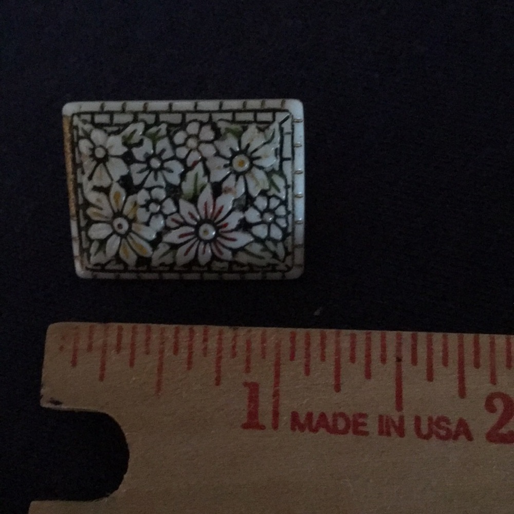 Flowered Pin - Picture 3 of 3